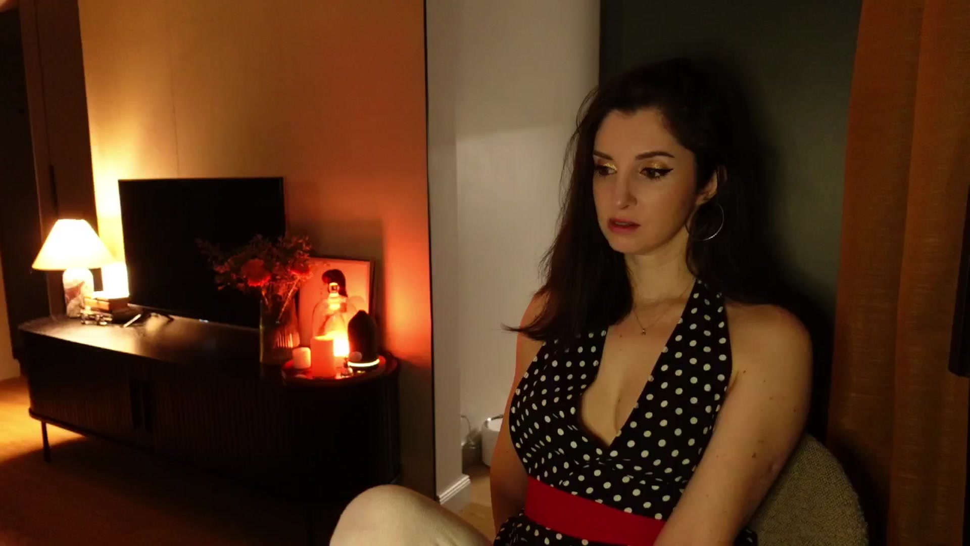 Gallery image thumbnail from Maddie's myfreecams stream on, 02/09/2025, 21:32 image 14 of 20