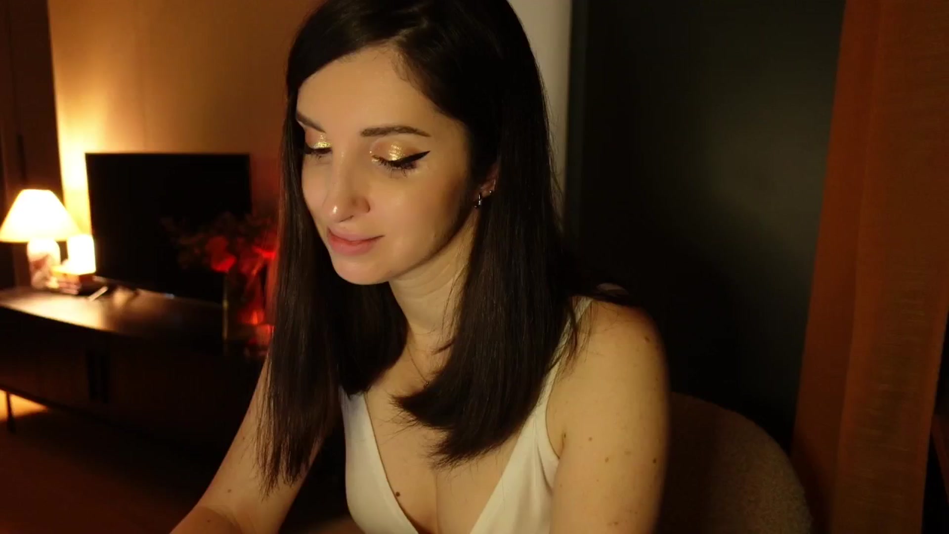 Gallery image thumbnail from Maddie's myfreecams stream on, 02/10/2025, 19:54 image 3 of 20