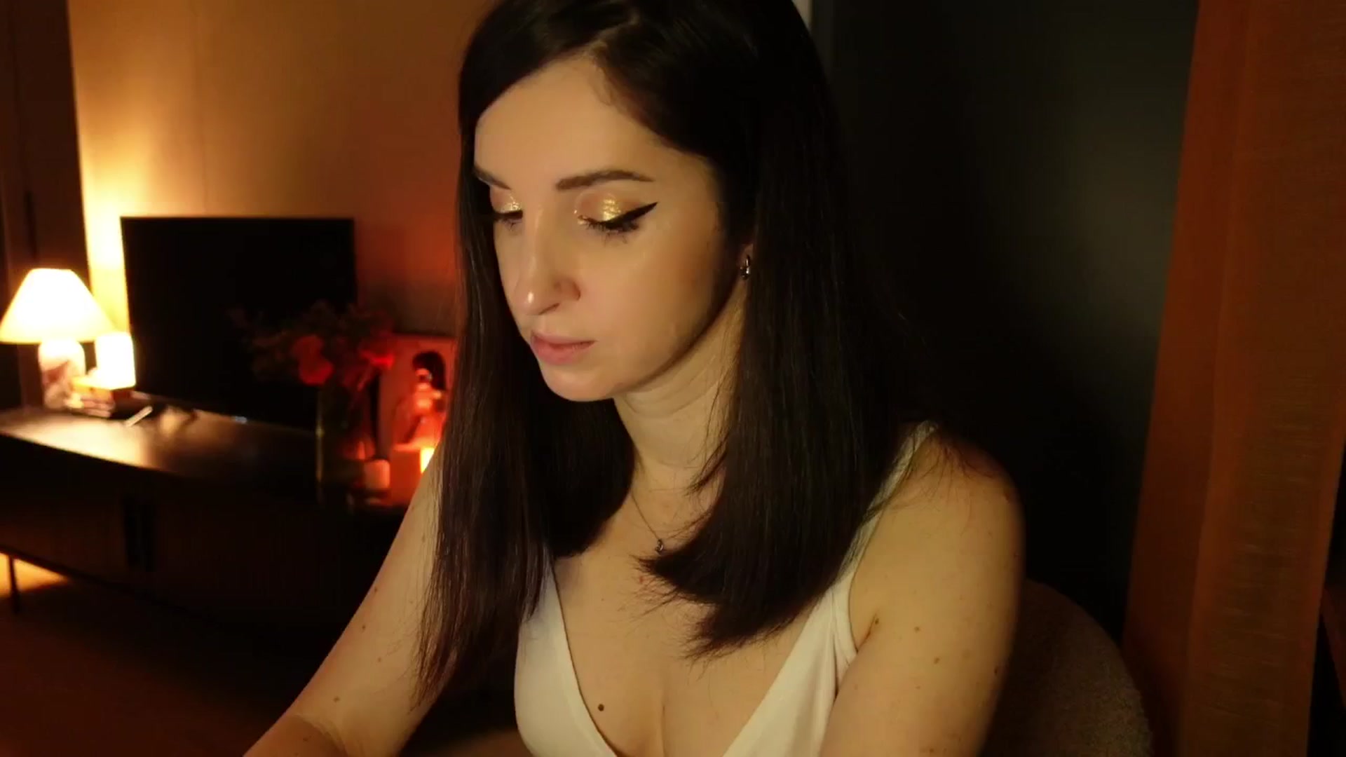 Gallery image thumbnail from Maddie's myfreecams stream on, 02/10/2025, 19:54 image 2 of 20