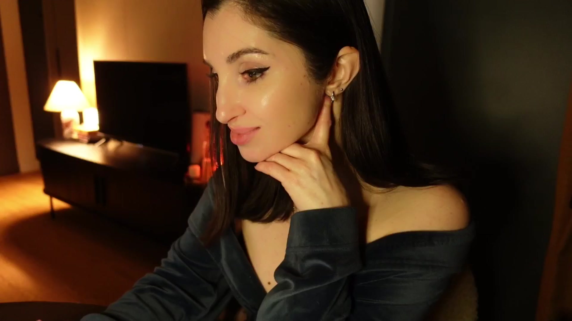 Gallery image thumbnail from Maddie's myfreecams stream on, 02/13/2025, 01:41 image 2 of 20