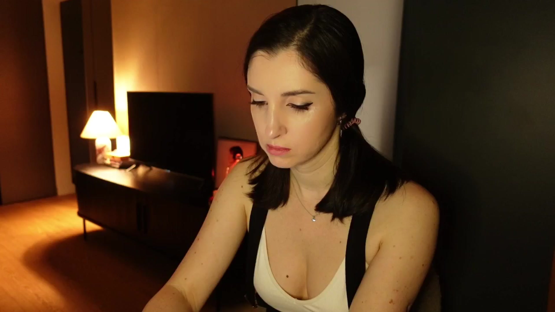 Gallery image thumbnail from Maddie's myfreecams stream on, 02/13/2025, 16:58 image 14 of 20