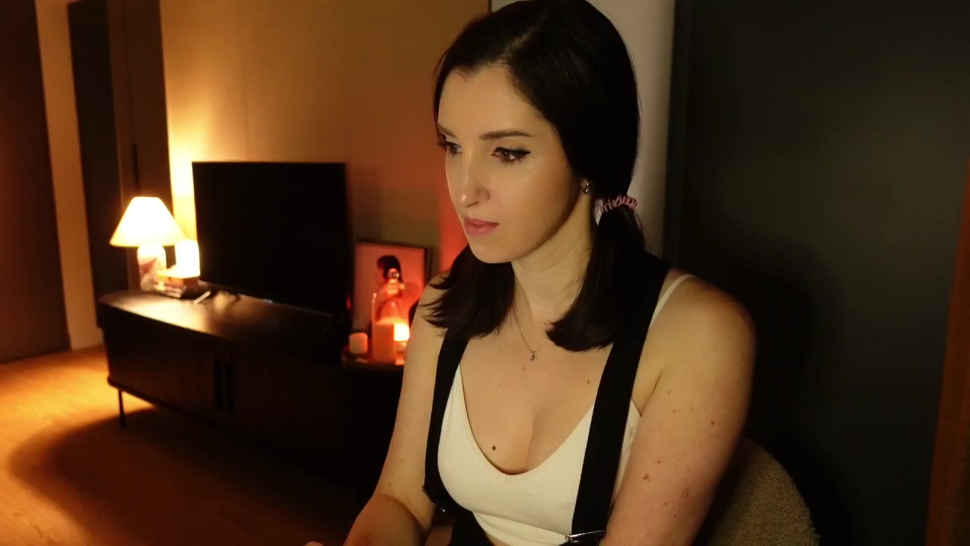 Gallery image thumbnail from Maddie's myfreecams stream on, 02/13/2025, 18:12 image 13 of 20