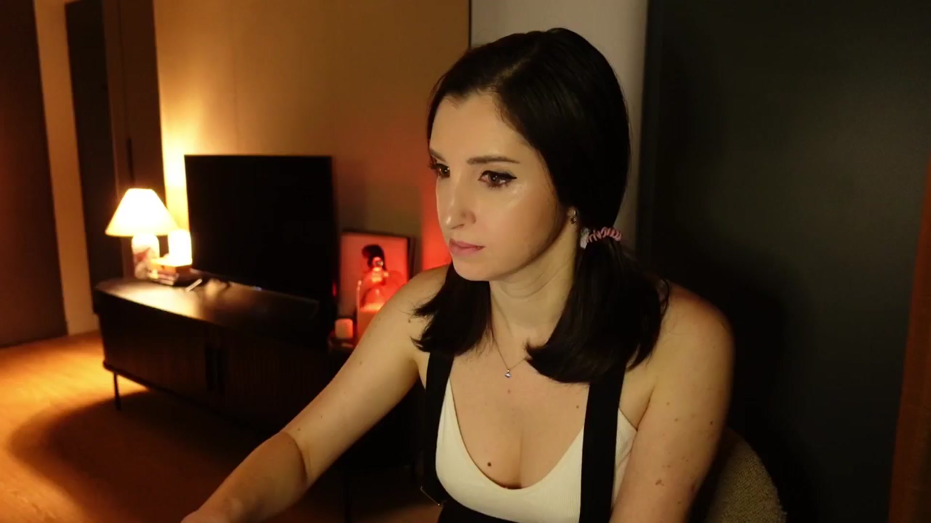 Gallery image thumbnail from Maddie's myfreecams stream on, 02/13/2025, 18:12 image 15 of 20