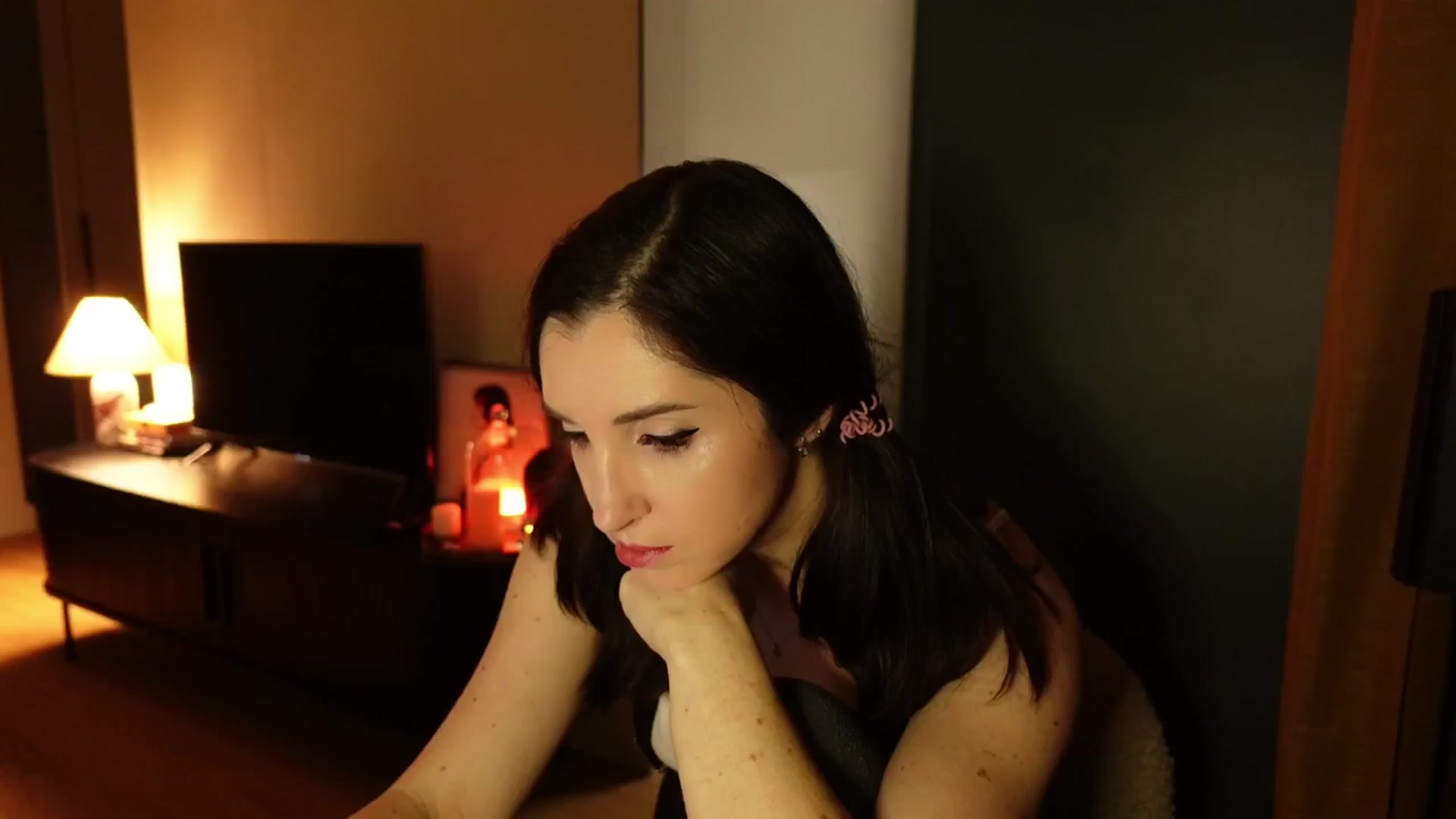 Gallery image thumbnail from Maddie's myfreecams stream on, 02/13/2025, 22:33 image 16 of 20