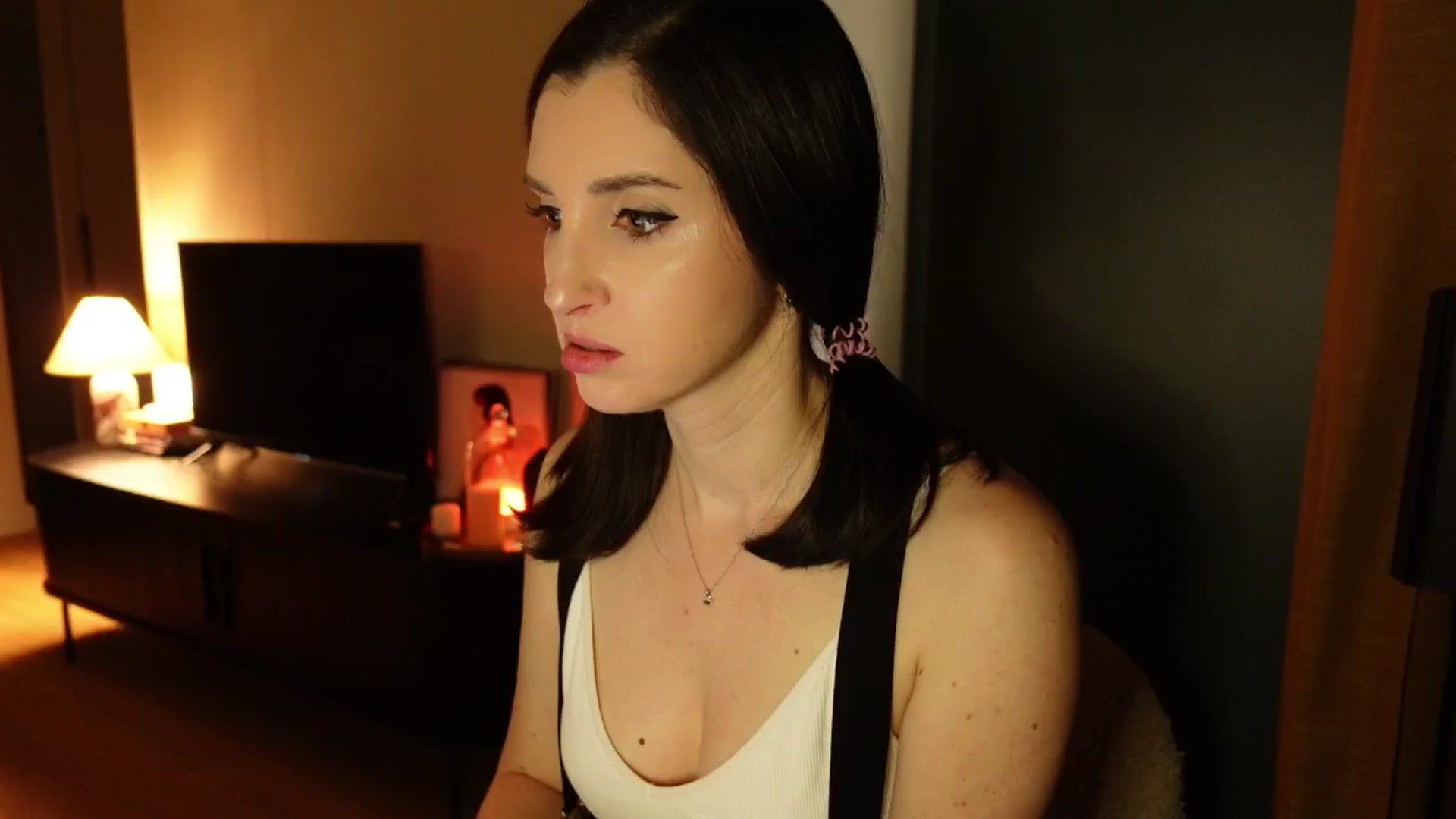 Gallery image thumbnail from Maddie's myfreecams stream on, 02/14/2025, 24:01 image 1 of 20