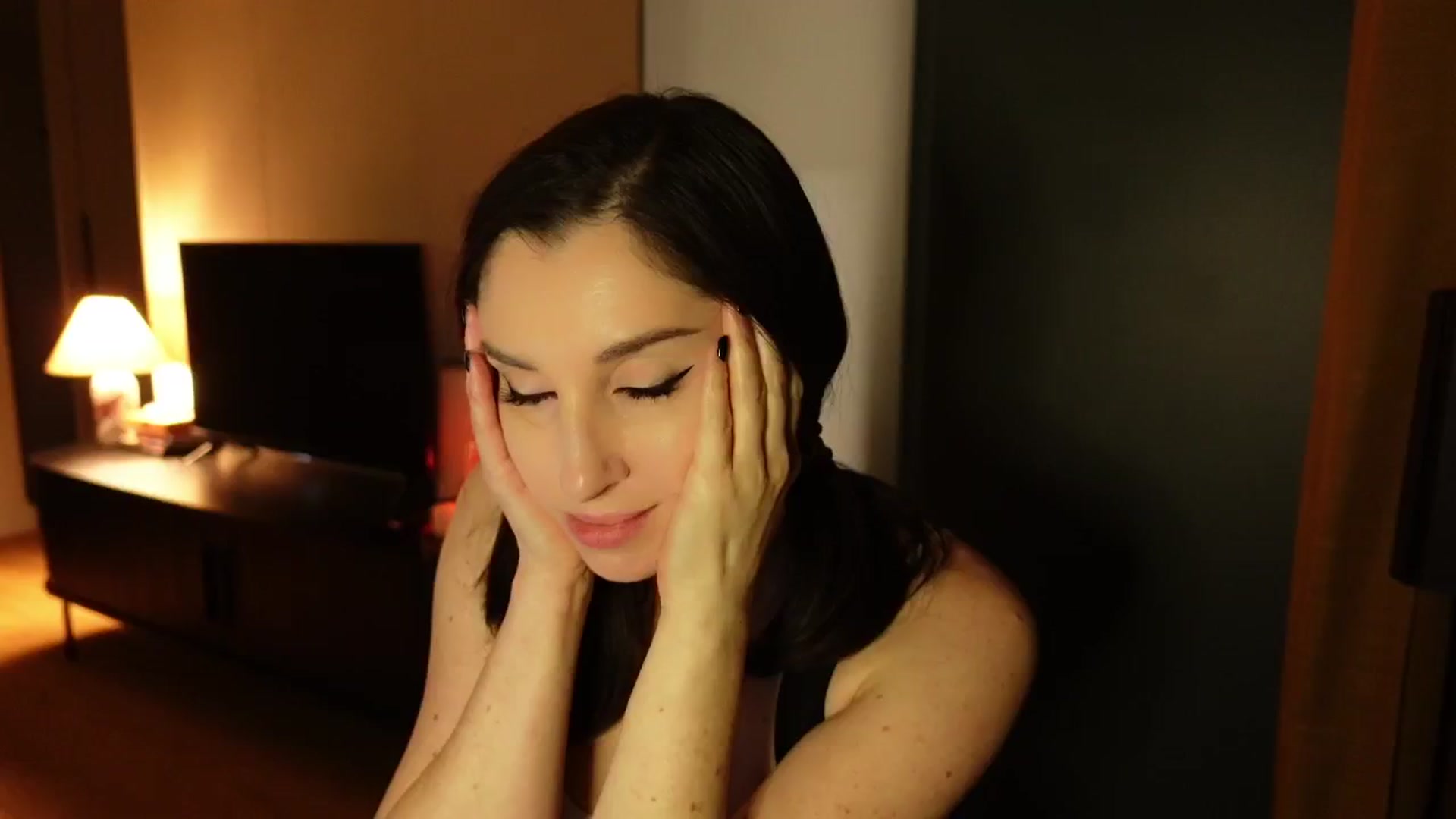 Gallery image thumbnail from Maddie's myfreecams stream on, 02/14/2025, 24:26 image 11 of 20