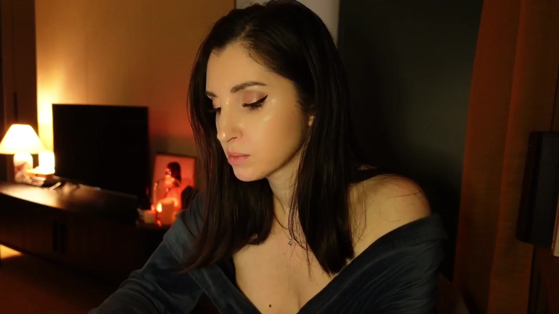 Gallery image thumbnail from Maddie's myfreecams stream on, 02/18/2025, 24:59 image 19 of 20