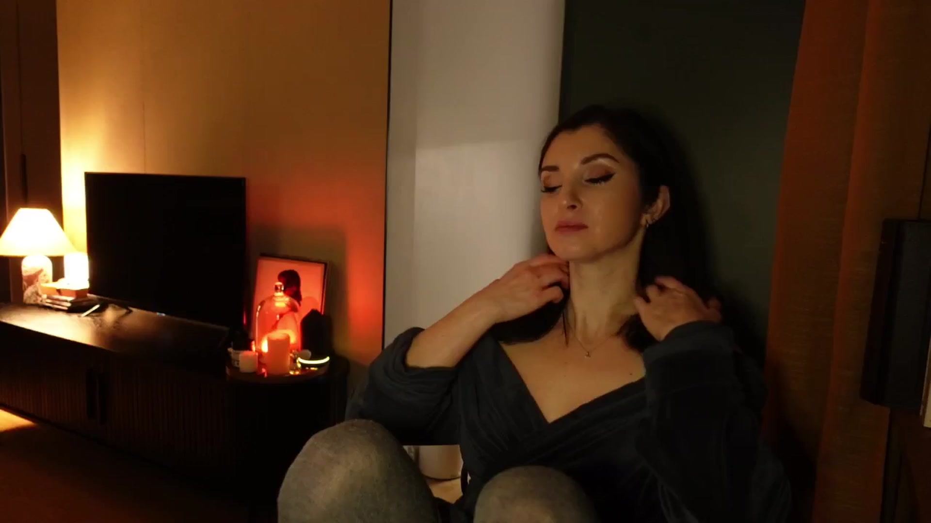 Gallery image thumbnail from Maddie's myfreecams stream on, 02/18/2025, 24:59 image 5 of 20