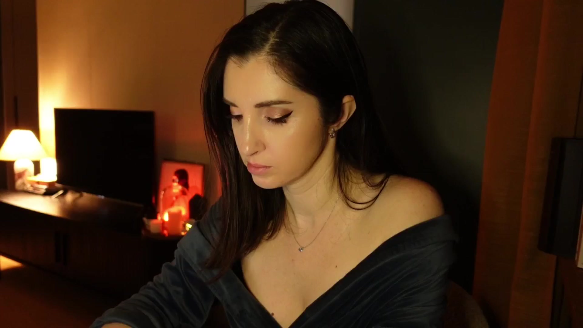 Gallery image thumbnail from Maddie's myfreecams stream on, 02/18/2025, 24:59 image 15 of 20