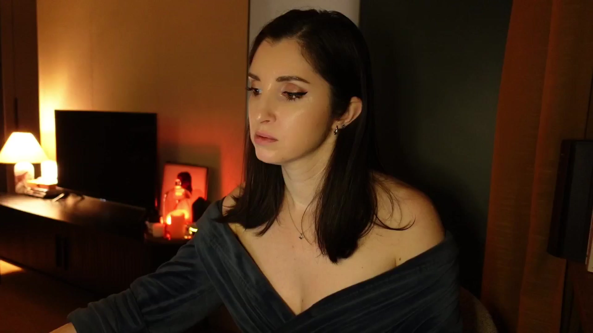 Gallery image thumbnail from Maddie's myfreecams stream on, 02/18/2025, 24:59 image 2 of 20
