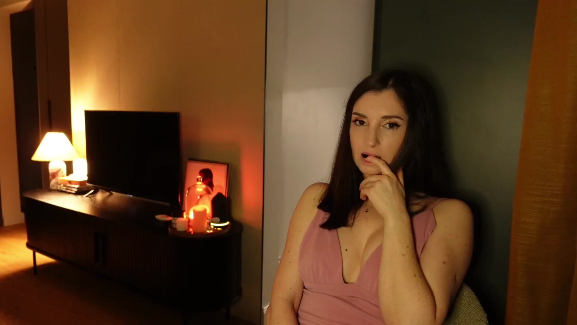 Gallery image thumbnail from Maddie's myfreecams stream on, 02/18/2025, 16:46 image 18 of 20
