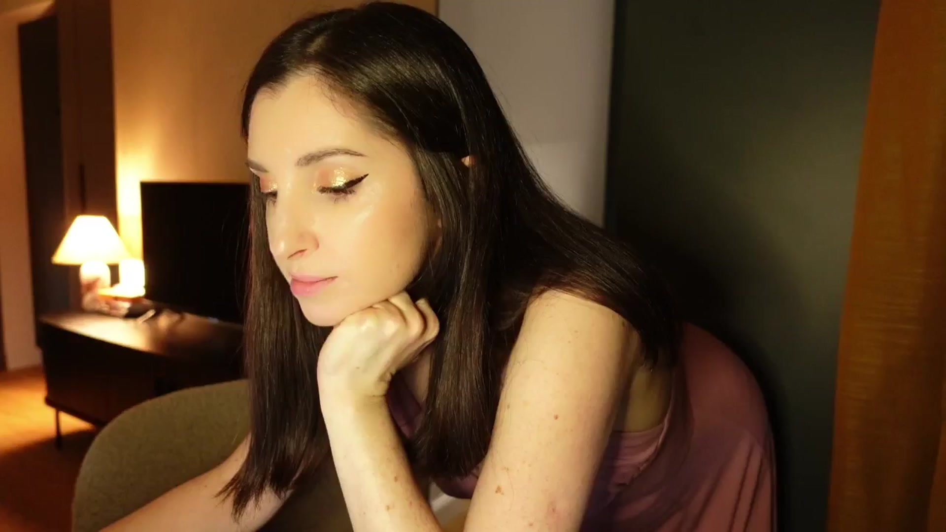 Gallery image thumbnail from Maddie's myfreecams stream on, 02/18/2025, 16:46 image 9 of 20