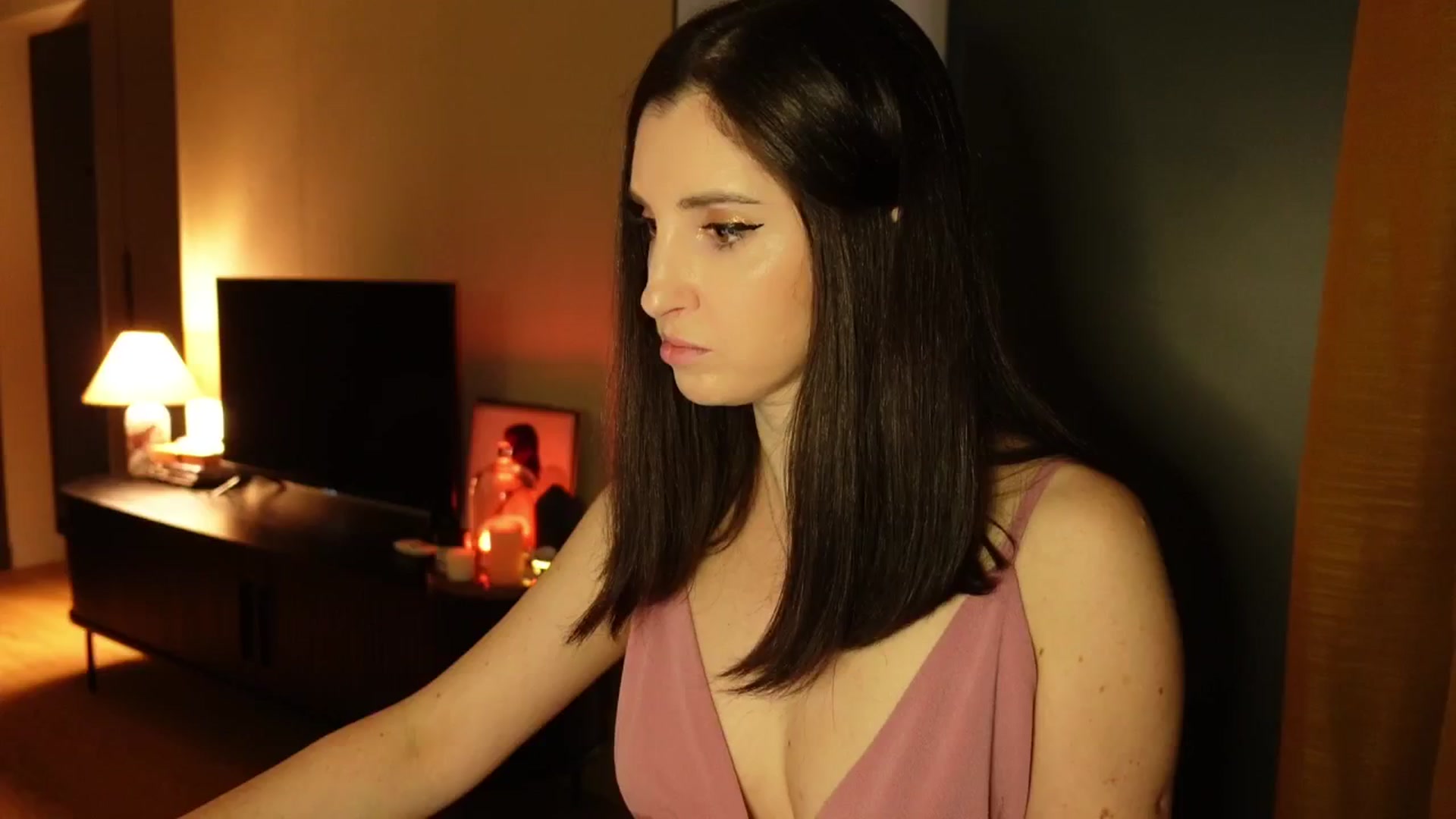 Gallery image thumbnail from Maddie's myfreecams stream on, 02/18/2025, 17:35 image 15 of 20