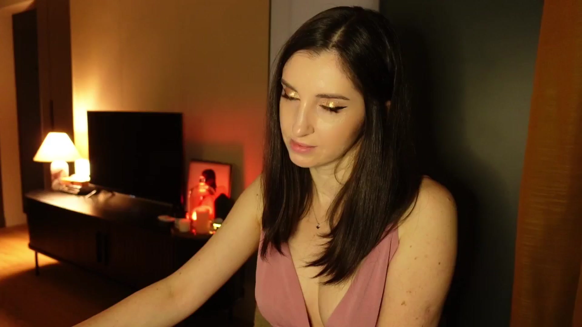 Gallery image thumbnail from Maddie's myfreecams stream on, 02/18/2025, 17:35 image 17 of 20