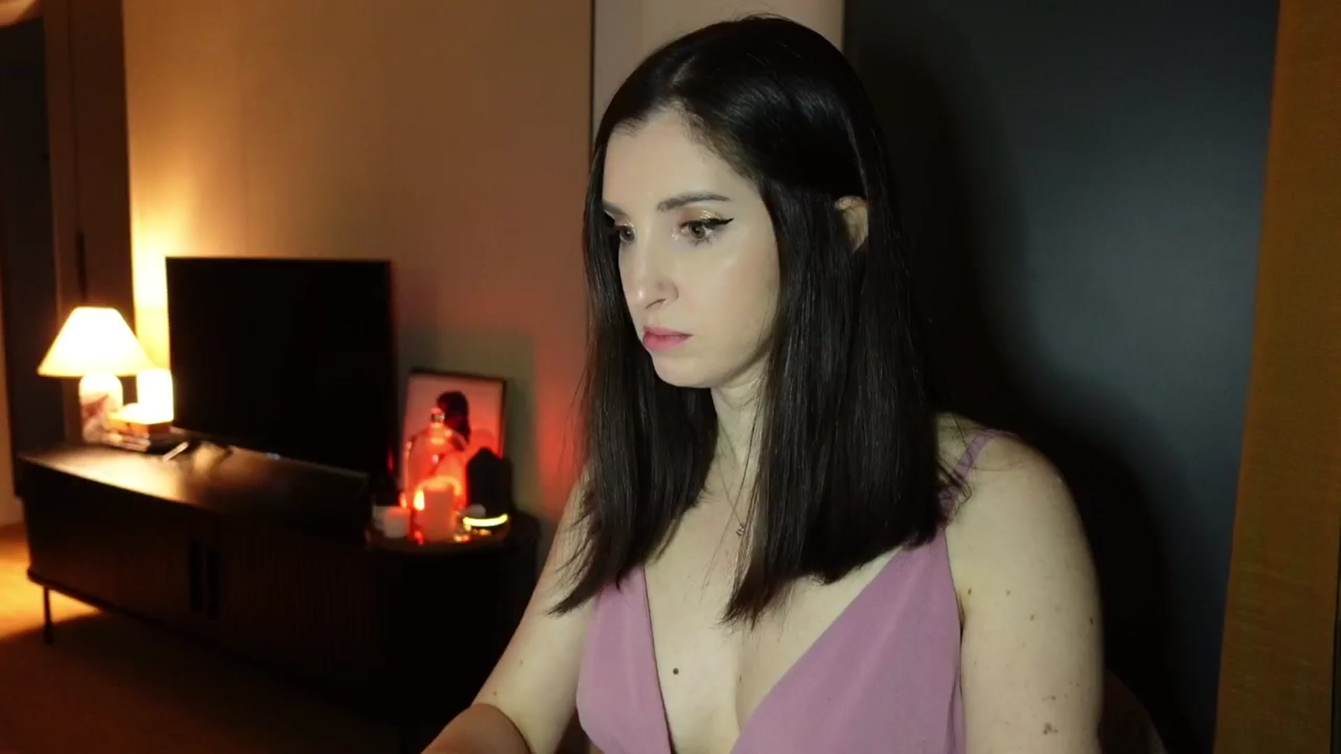 Gallery image thumbnail from Maddie's myfreecams stream on, 02/18/2025, 21:15 image 1 of 20