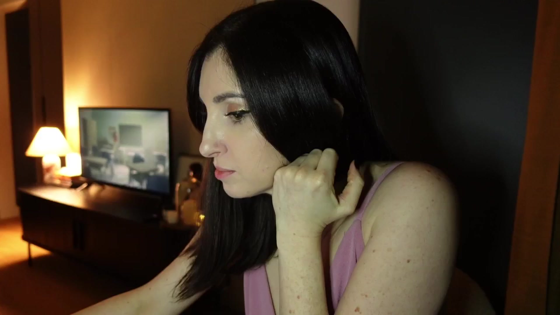 Gallery image thumbnail from Maddie's myfreecams stream on, 02/19/2025, 24:10 image 2 of 20
