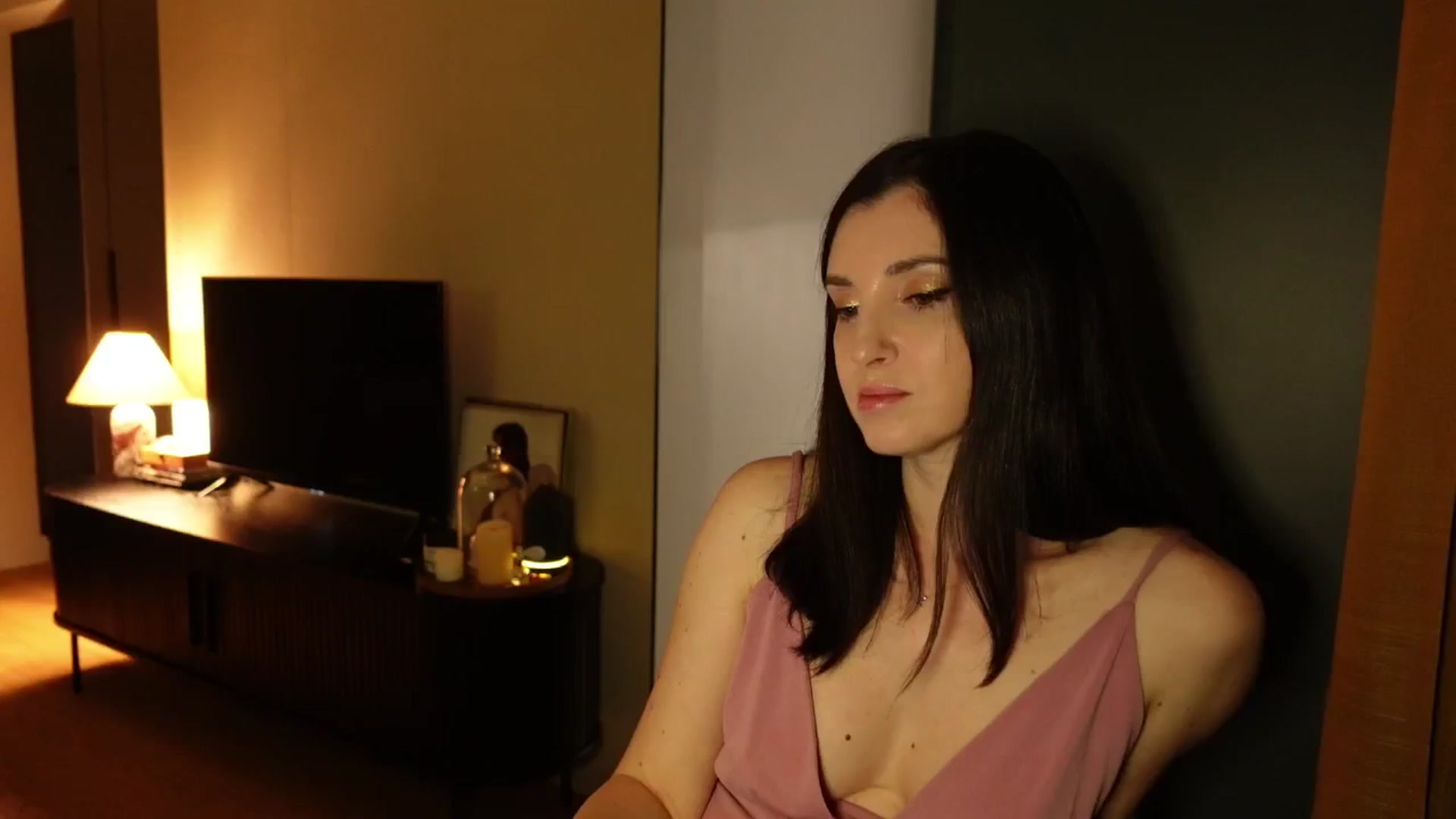 Gallery image thumbnail from Maddie's myfreecams stream on, 02/19/2025, 01:30 image 11 of 20