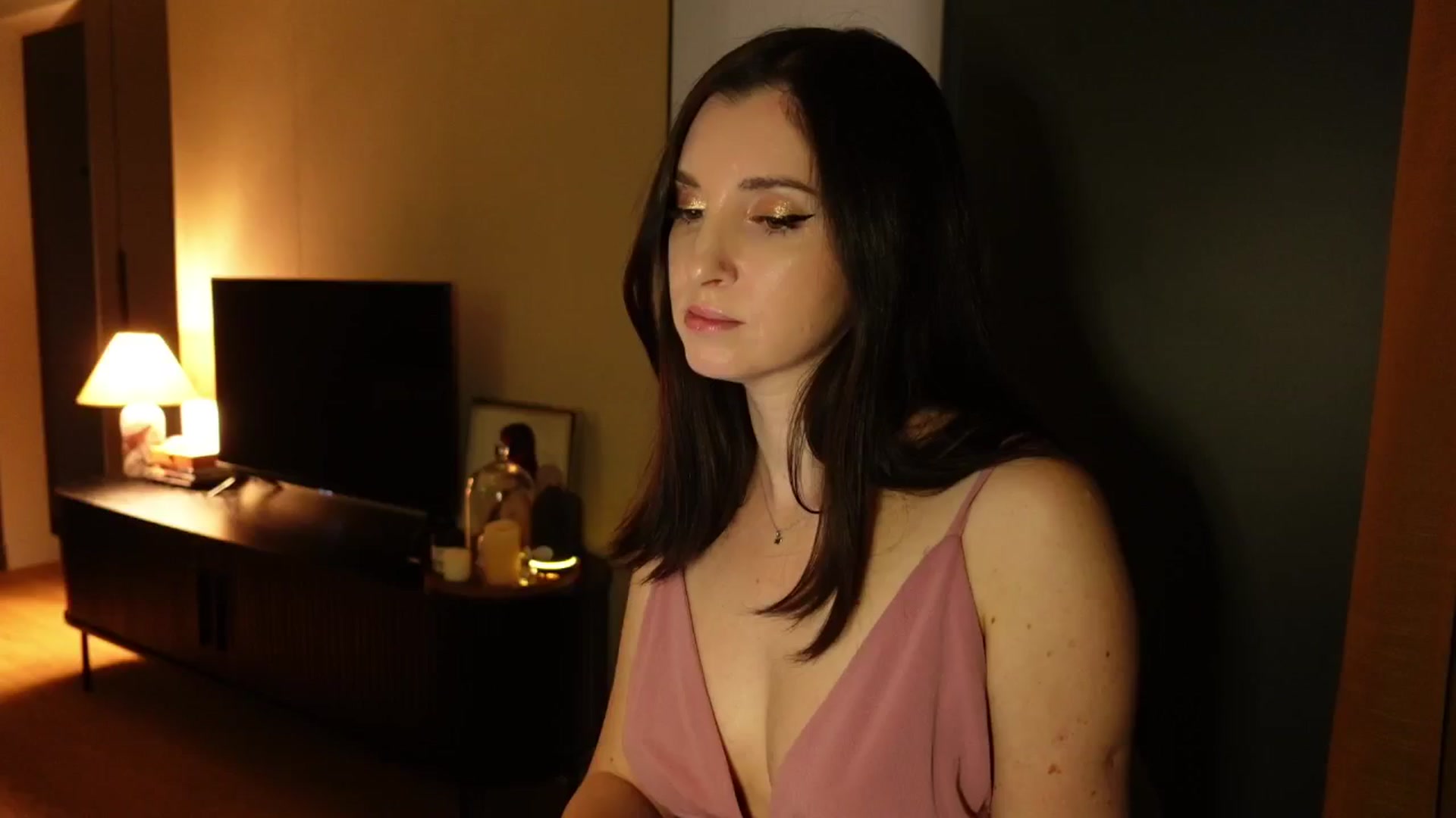 Gallery image thumbnail from Maddie's myfreecams stream on, 02/19/2025, 01:30 image 19 of 20