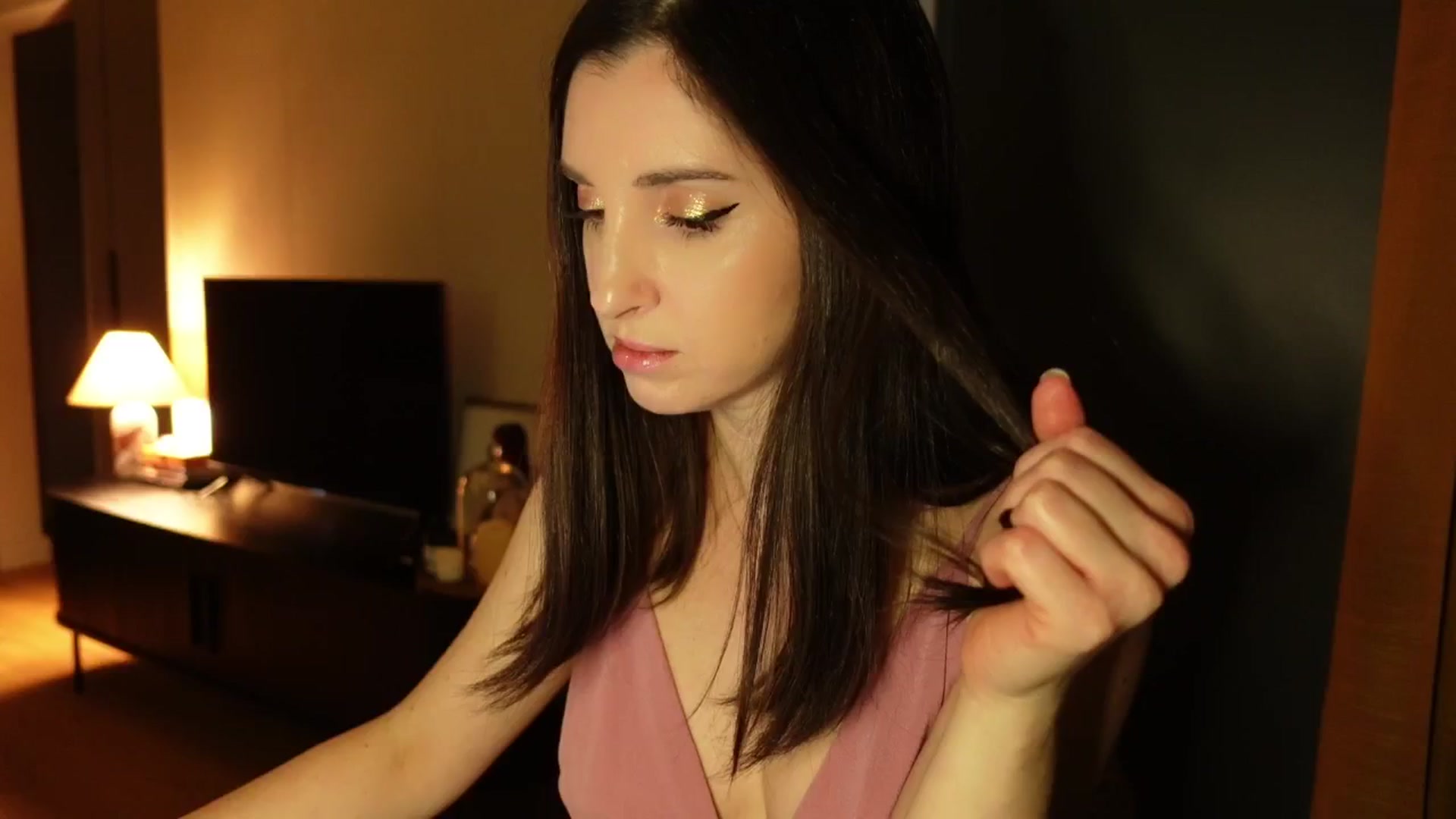 Gallery image thumbnail from Maddie's myfreecams stream on, 02/19/2025, 01:30 image 16 of 20
