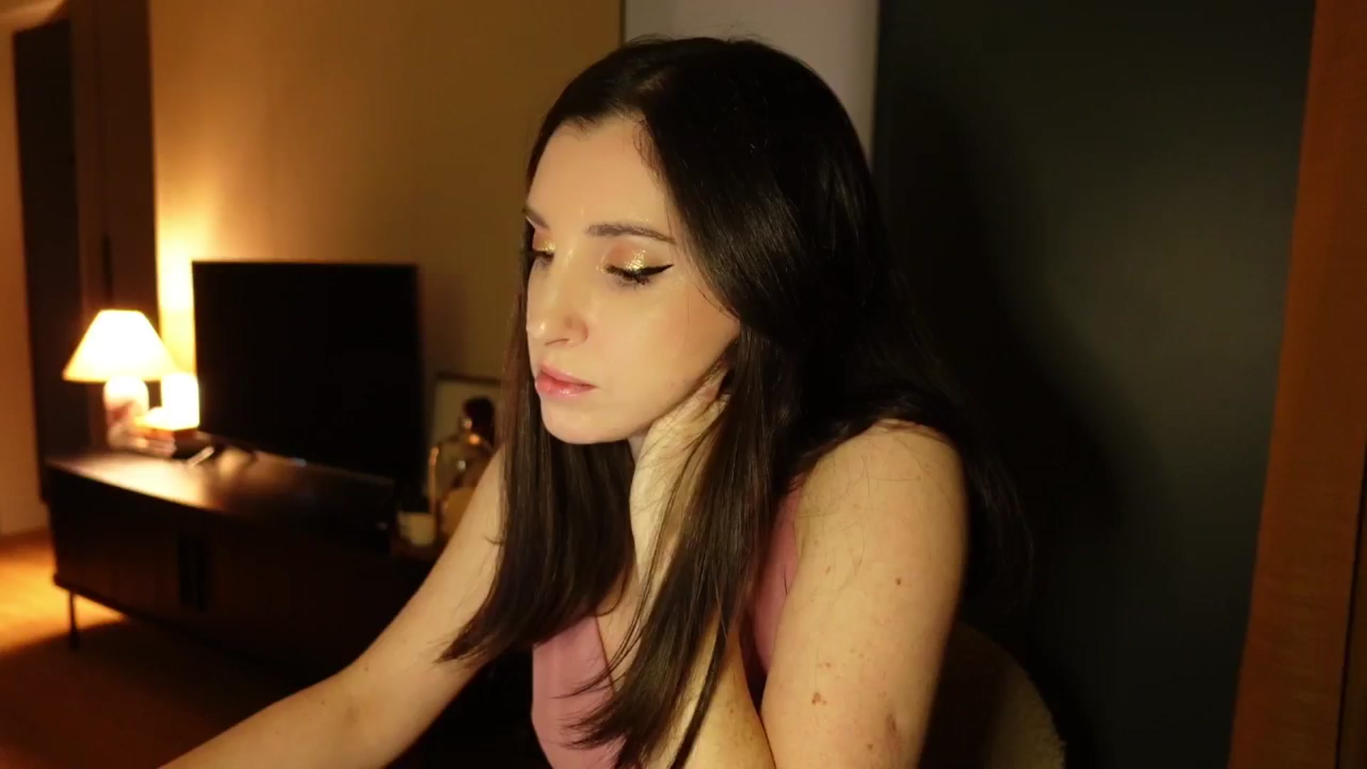 Gallery image thumbnail from Maddie's myfreecams stream on, 02/19/2025, 01:30 image 5 of 20