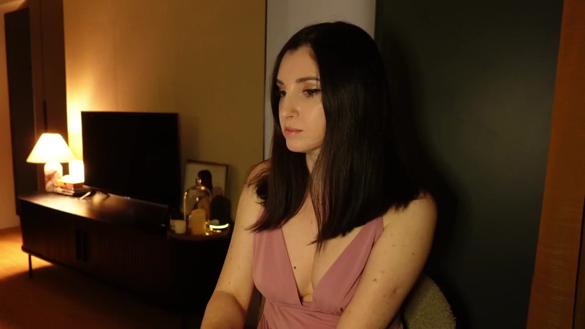 Gallery image thumbnail from Maddie's myfreecams stream on, 02/19/2025, 01:30 image 2 of 20