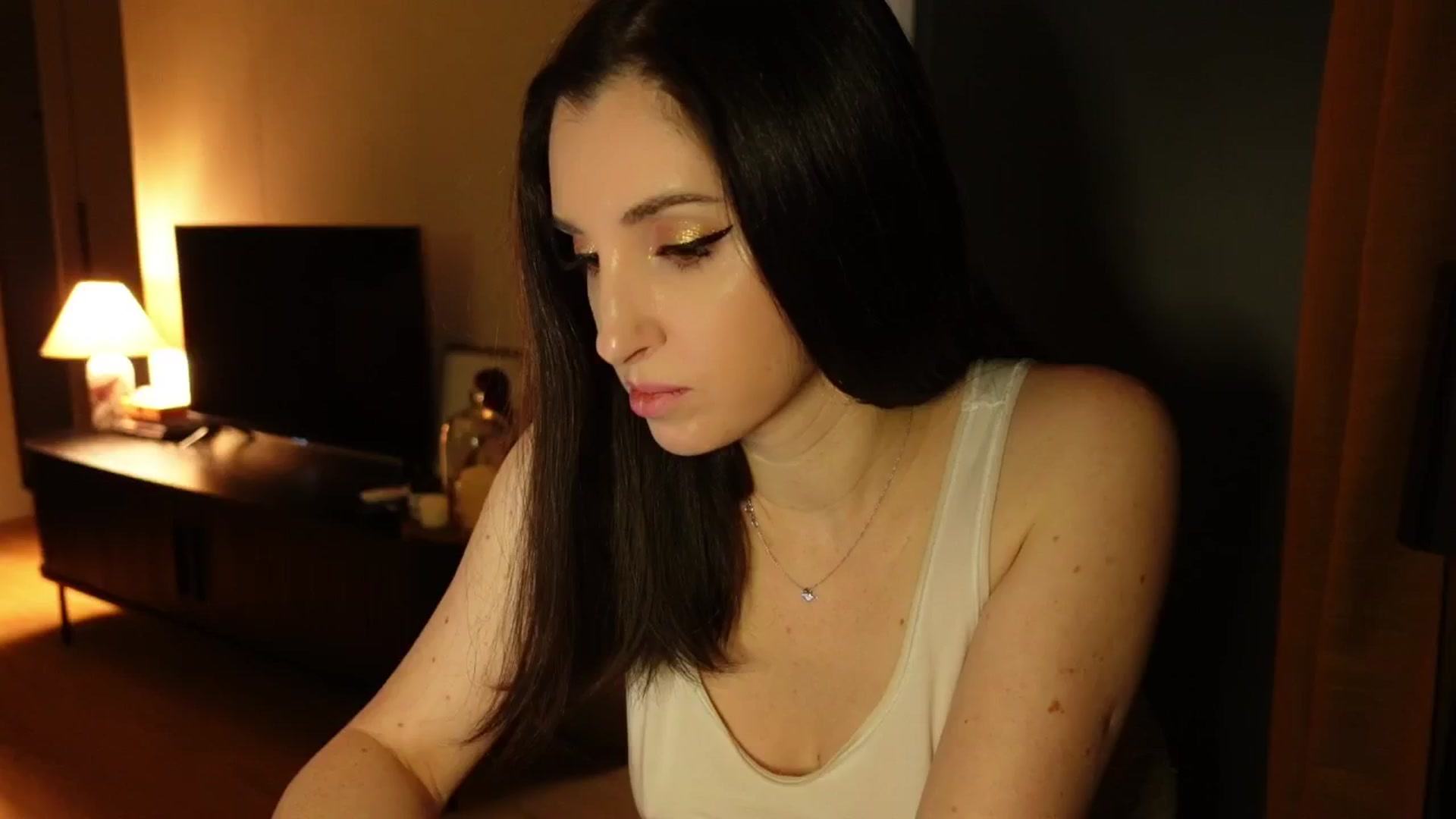 Gallery image thumbnail from Maddie's myfreecams stream on, 02/19/2025, 18:21 image 12 of 20