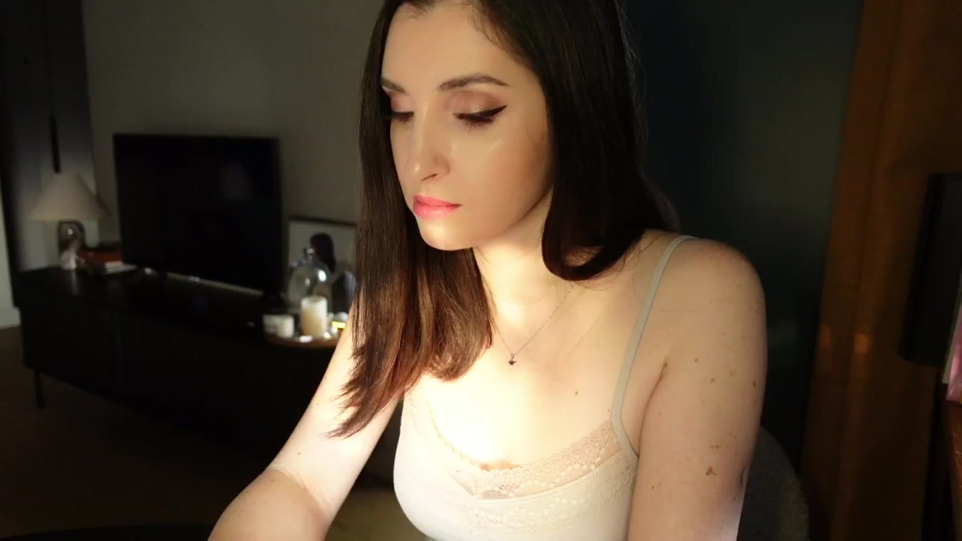 Gallery image thumbnail from Maddie's myfreecams stream on, 02/20/2025, 15:58 image 15 of 20