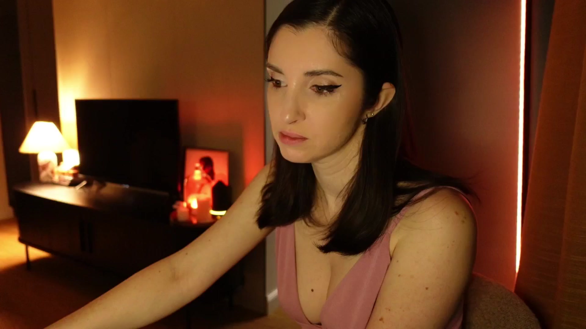 Gallery image thumbnail from Maddie's myfreecams stream on, 03/04/2025, 22:40 image 1 of 20