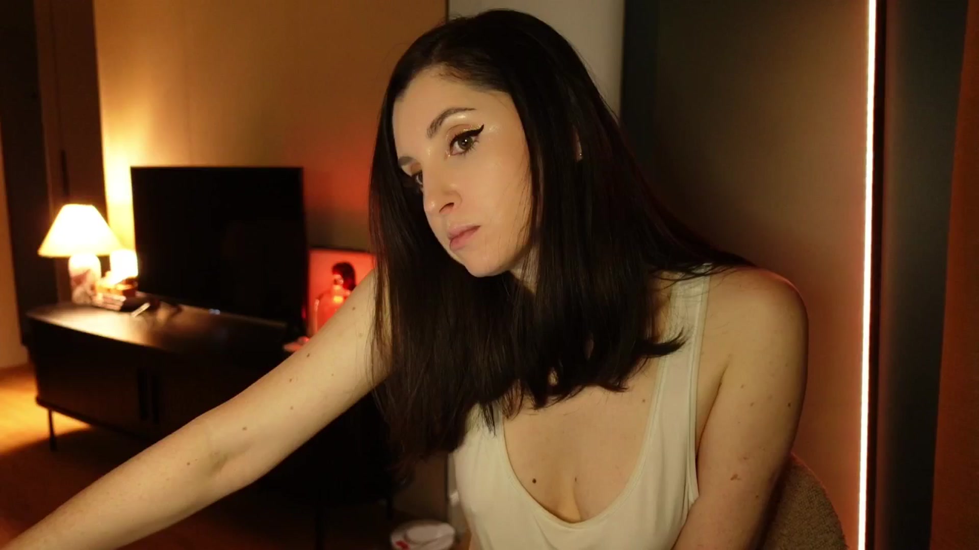 Gallery image thumbnail from Maddie's myfreecams stream on, 03/05/2025, 19:32 image 11 of 20
