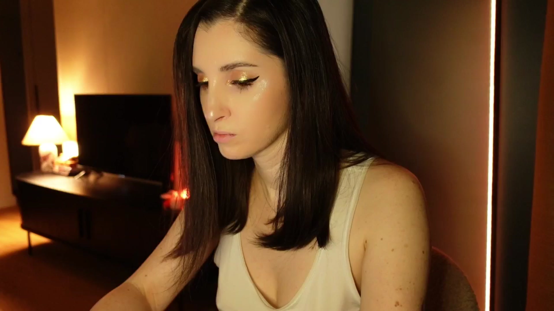 Gallery image thumbnail from Maddie's myfreecams stream on, 03/05/2025, 19:32 image 20 of 20