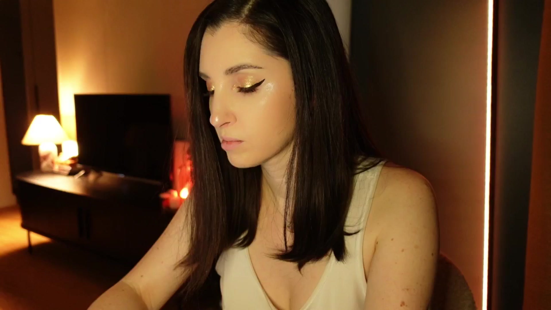 Gallery image thumbnail from Maddie's myfreecams stream on, 03/05/2025, 19:32 image 19 of 20