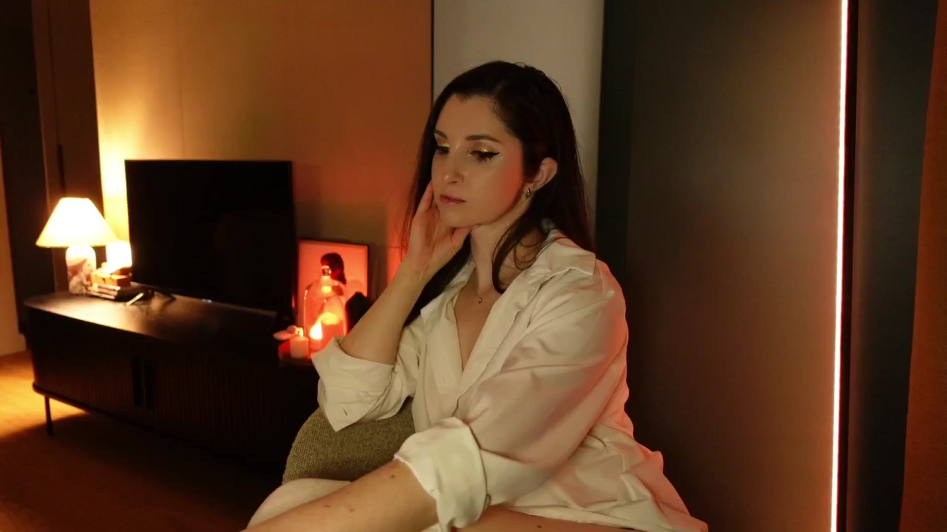Gallery image thumbnail from Maddie's myfreecams stream on, 03/05/2025, 21:11 image 16 of 20