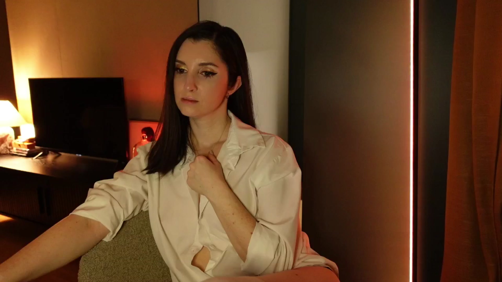 Gallery image thumbnail from Maddie's myfreecams stream on, 03/06/2025, 24:12 image 14 of 20