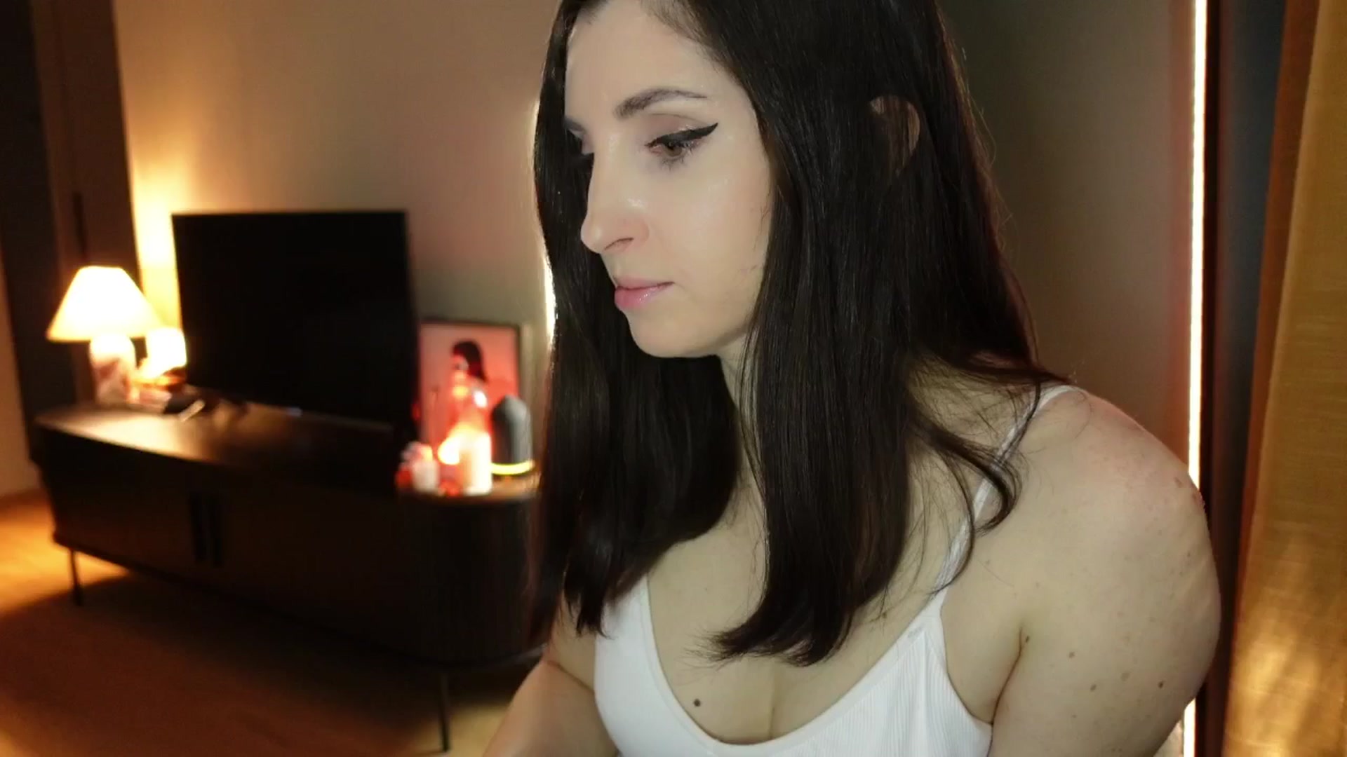 Gallery image thumbnail from Maddie's myfreecams stream on, 03/06/2025, 16:03 image 3 of 20