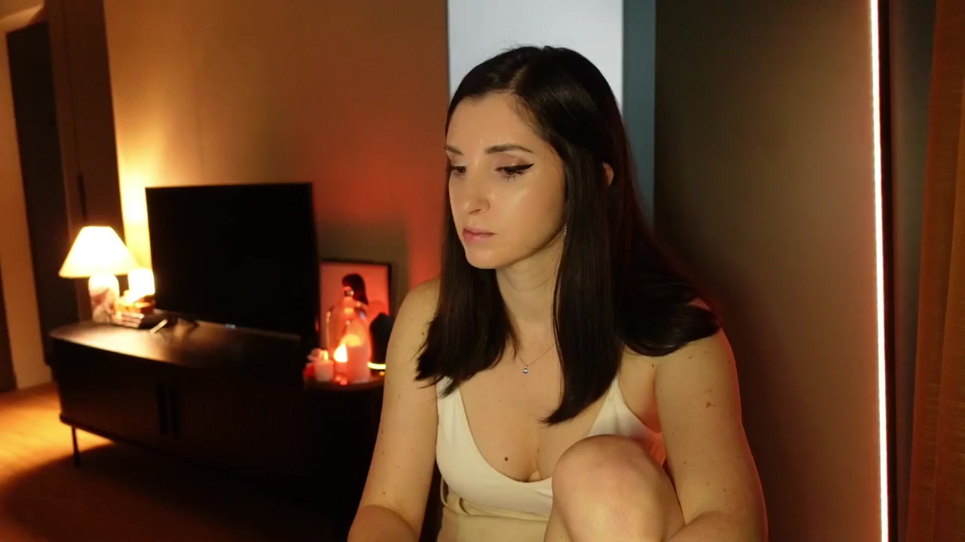 Gallery image thumbnail from Maddie's myfreecams stream on, 03/06/2025, 17:02 image 9 of 20