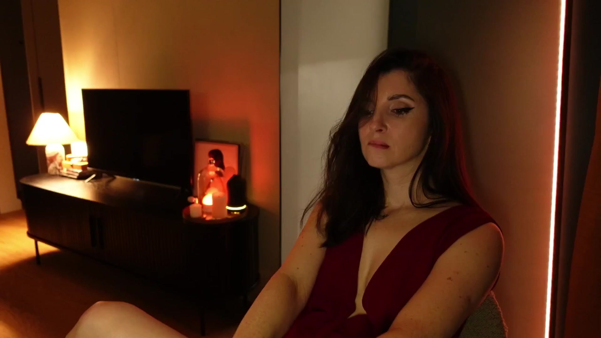 Gallery image thumbnail from Maddie's myfreecams stream on, 03/08/2025, 01:03 image 8 of 20