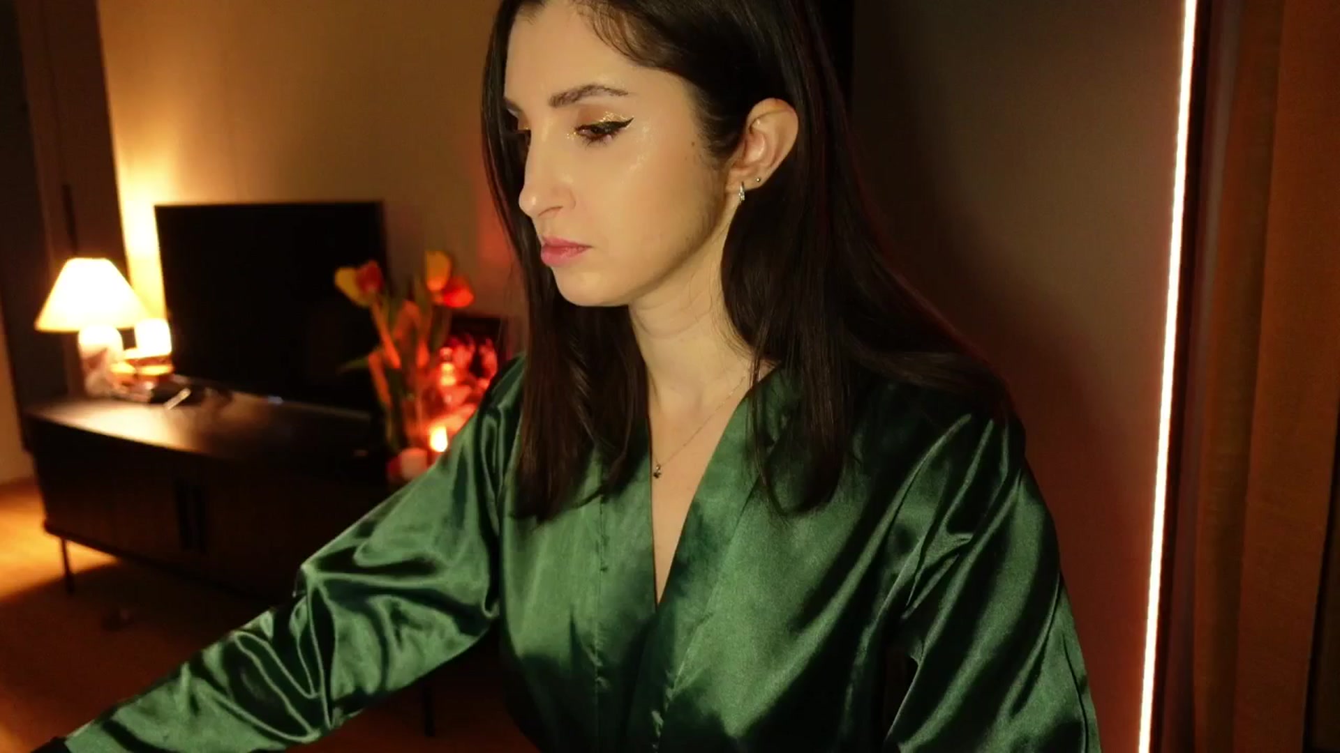 Gallery image thumbnail from Maddie's myfreecams stream on, 03/11/2025, 19:08 image 12 of 20