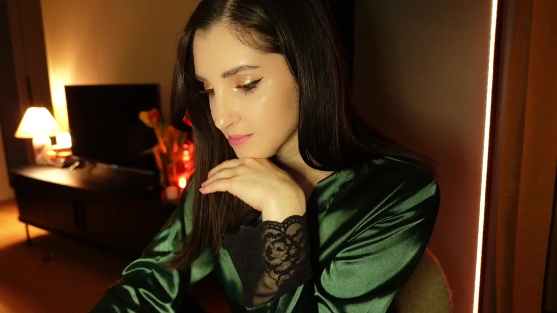 Gallery image thumbnail from Maddie's myfreecams stream on, 03/11/2025, 19:08 image 9 of 20