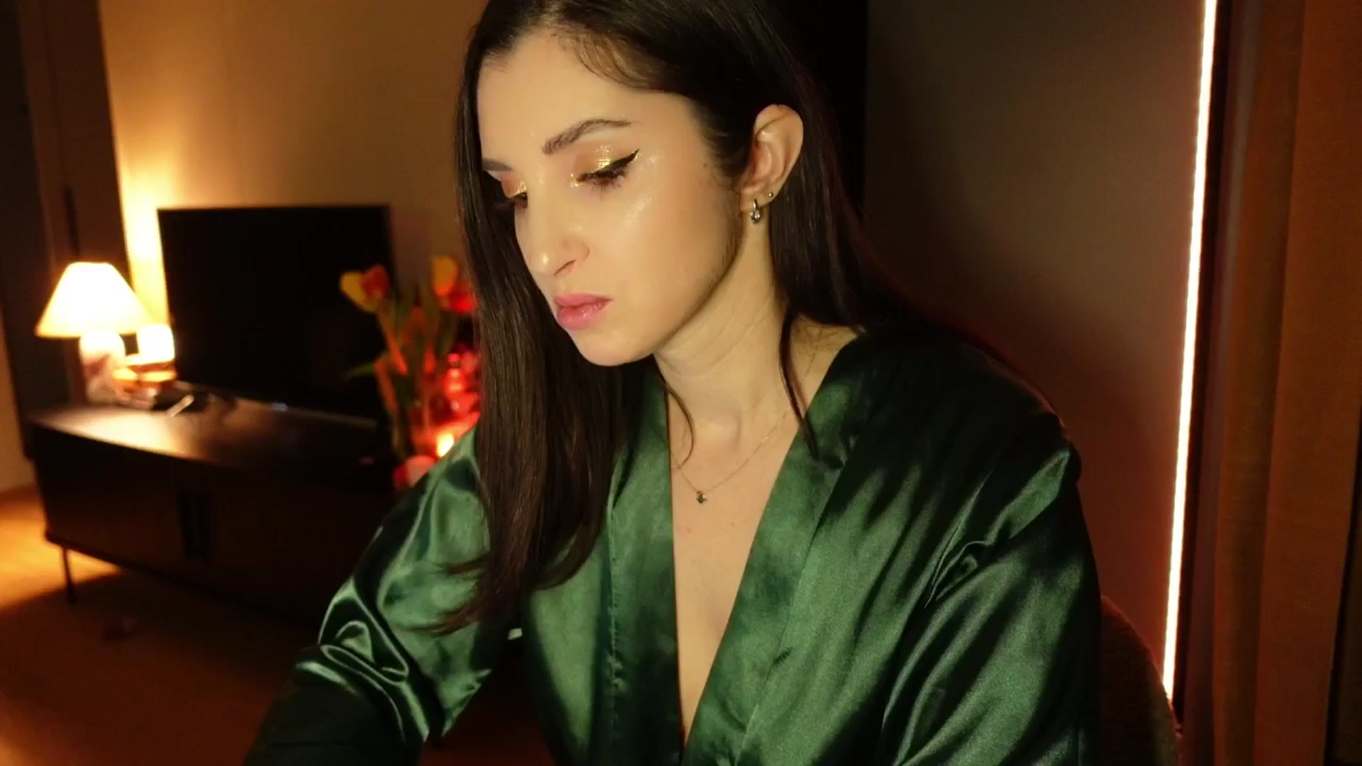 Gallery image thumbnail from Maddie's myfreecams stream on, 03/11/2025, 19:08 image 17 of 20