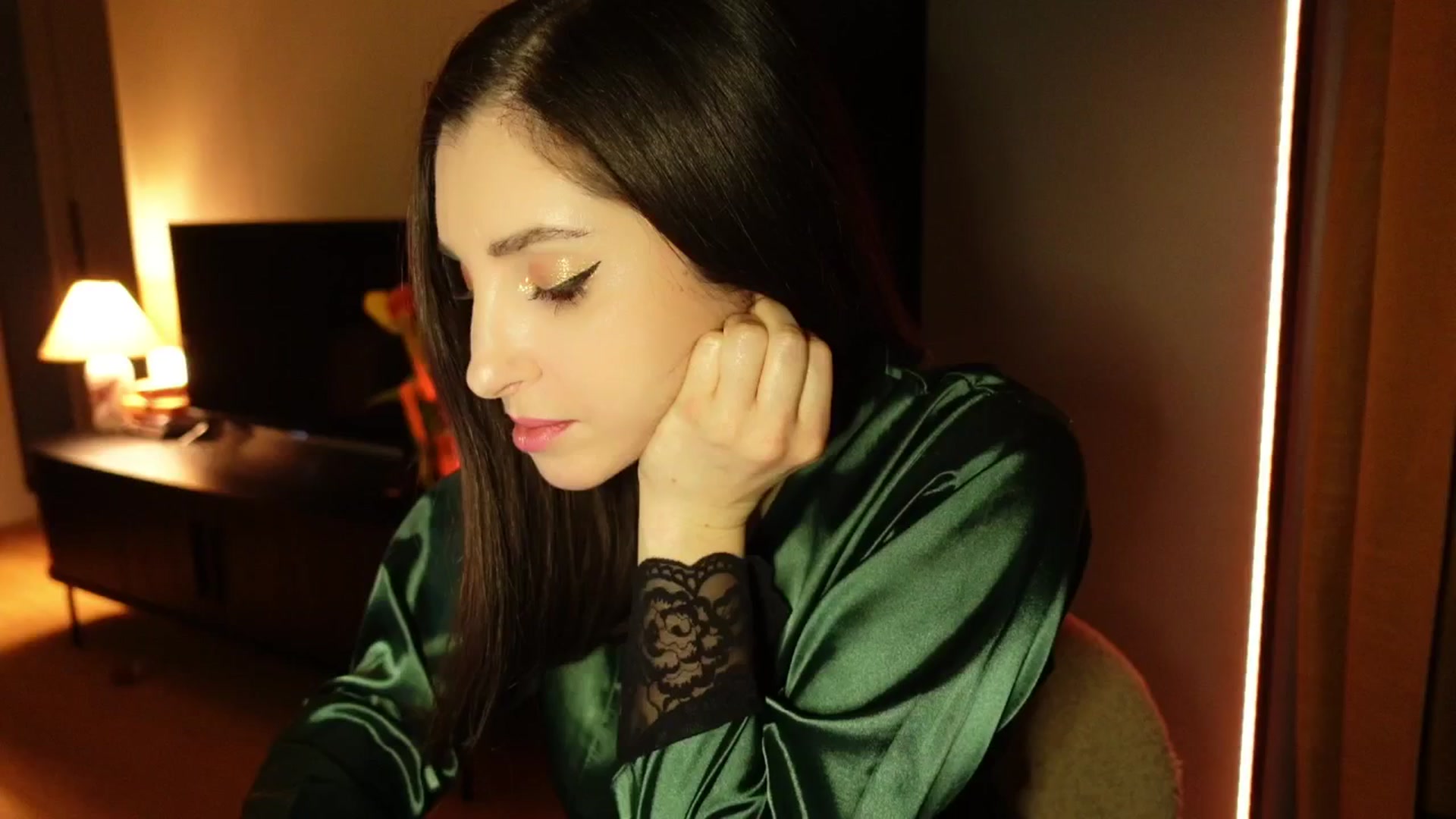 Gallery image thumbnail from Maddie's myfreecams stream on, 03/11/2025, 19:08 image 2 of 20