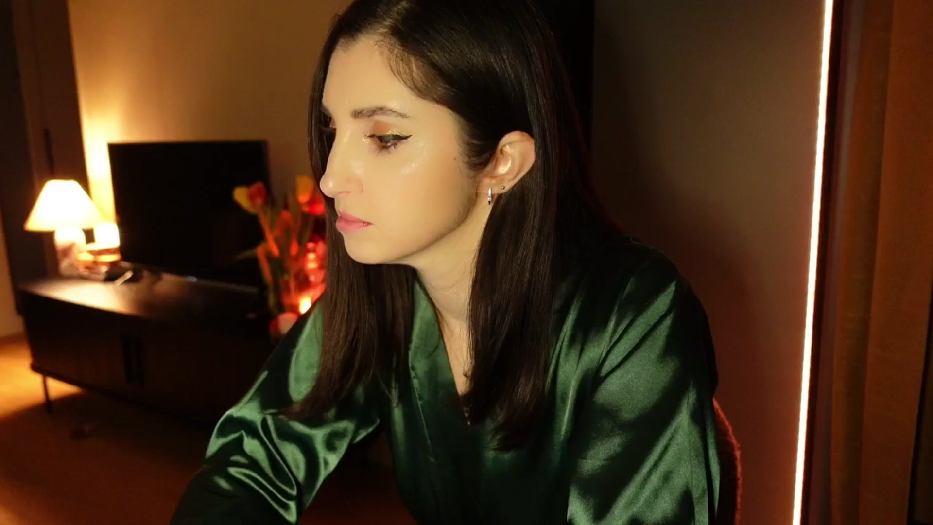 Gallery image thumbnail from Maddie's myfreecams stream on, 03/11/2025, 19:08 image 13 of 20