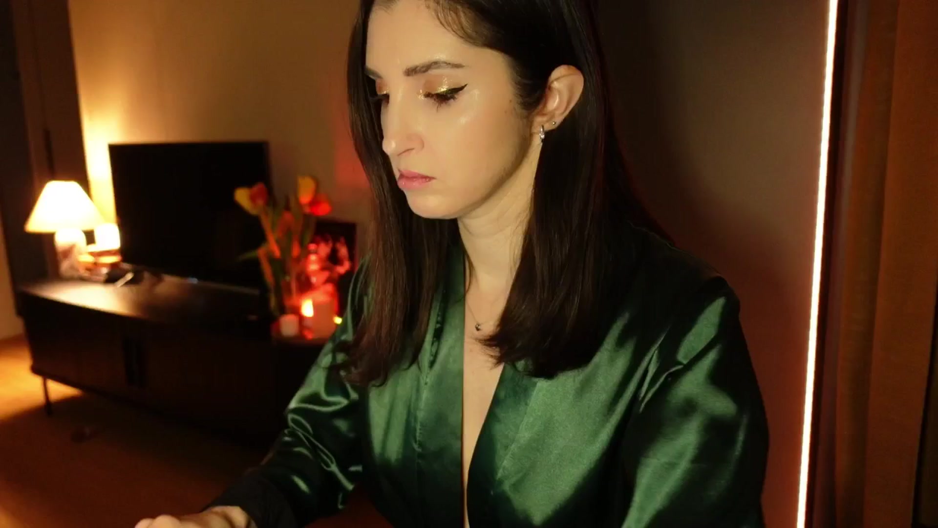 Gallery image thumbnail from Maddie's myfreecams stream on, 03/11/2025, 19:08 image 14 of 20