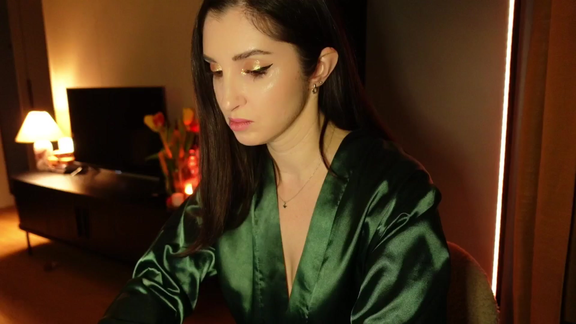 Gallery image thumbnail from Maddie's myfreecams stream on, 03/11/2025, 19:08 image 16 of 20