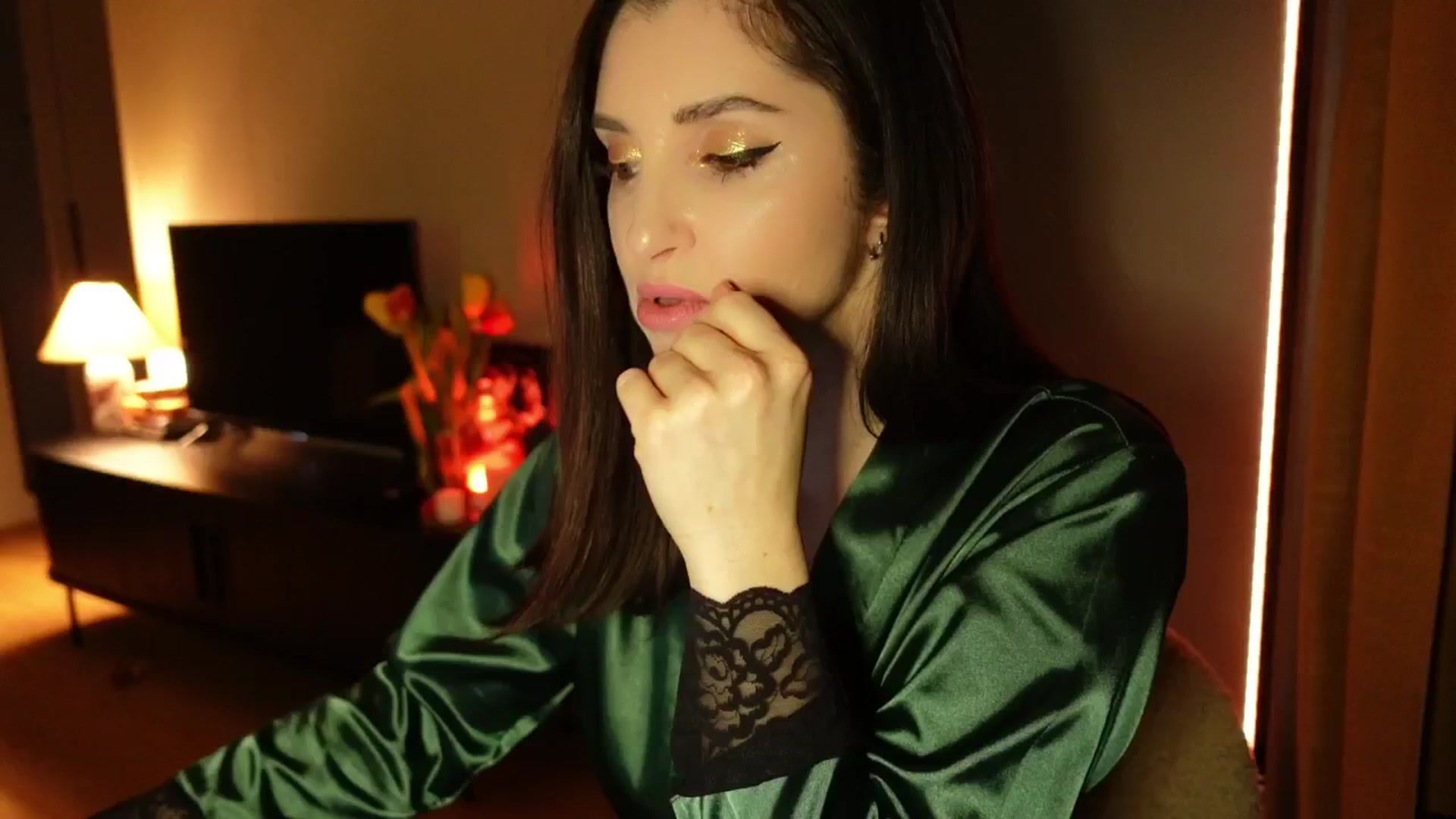 Gallery image thumbnail from Maddie's myfreecams stream on, 03/11/2025, 20:38 image 2 of 20