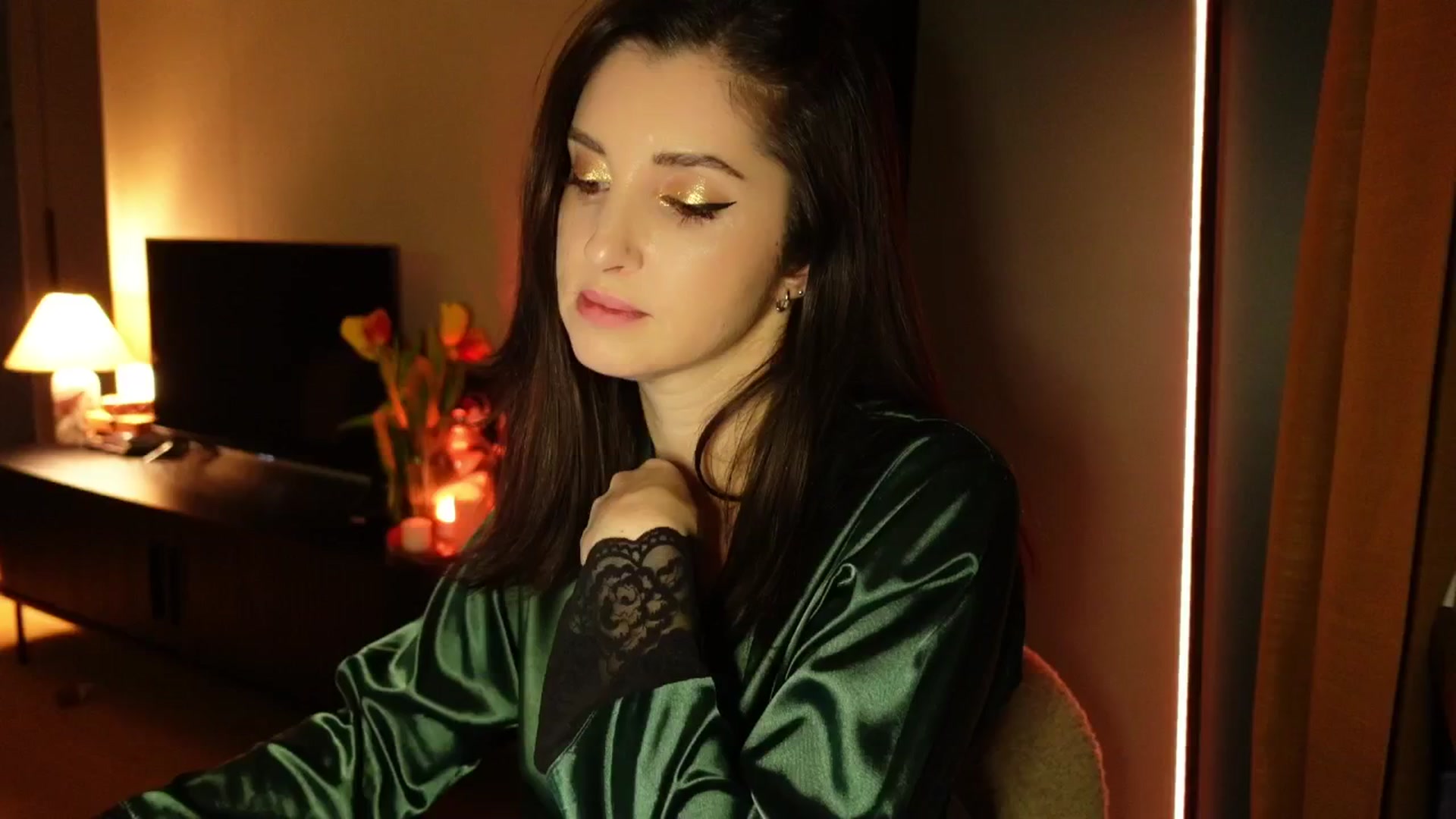 Gallery image thumbnail from Maddie's myfreecams stream on, 03/11/2025, 20:38 image 20 of 20