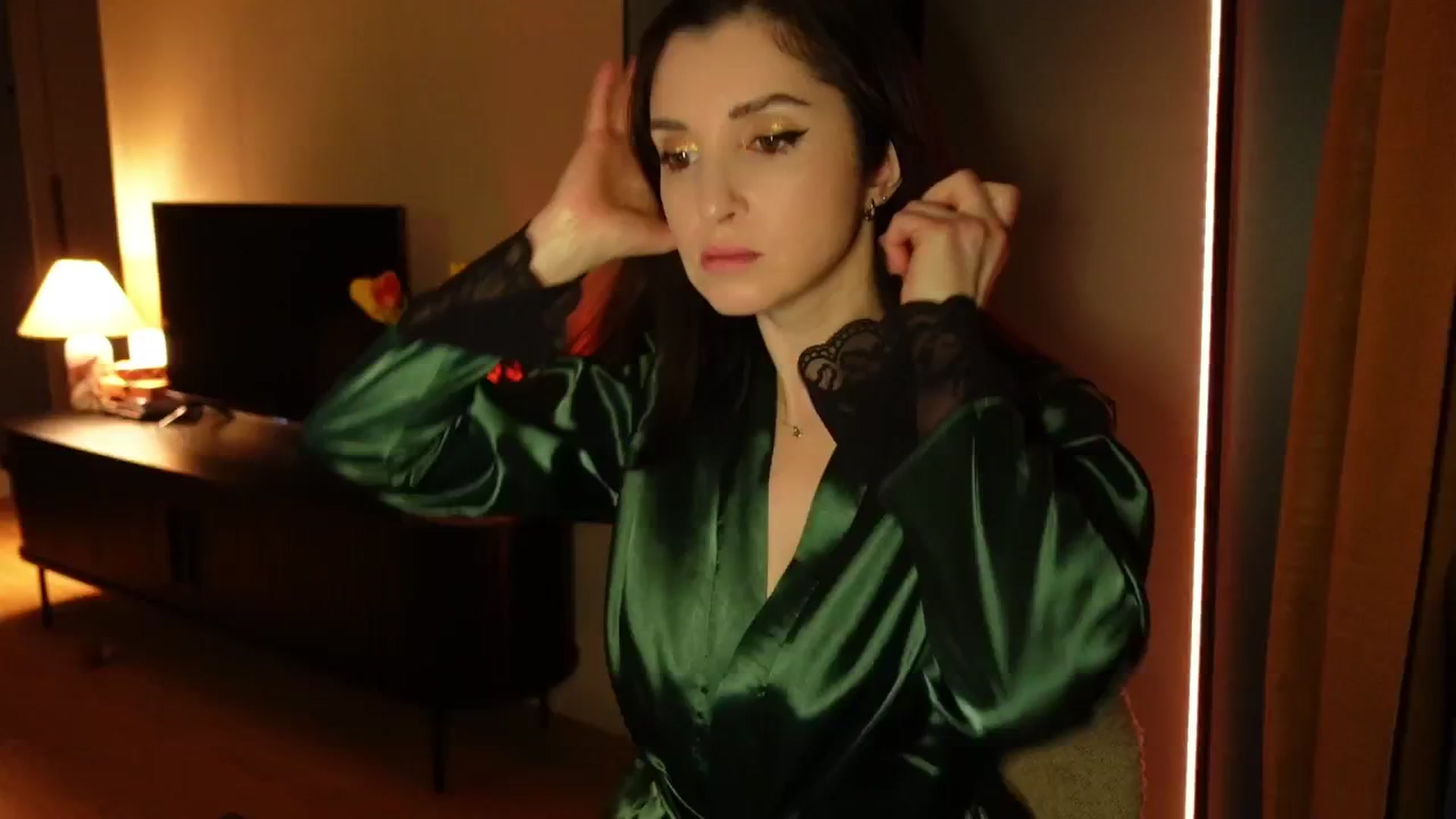 Gallery image thumbnail from Maddie's myfreecams stream on, 03/11/2025, 20:38 image 8 of 20
