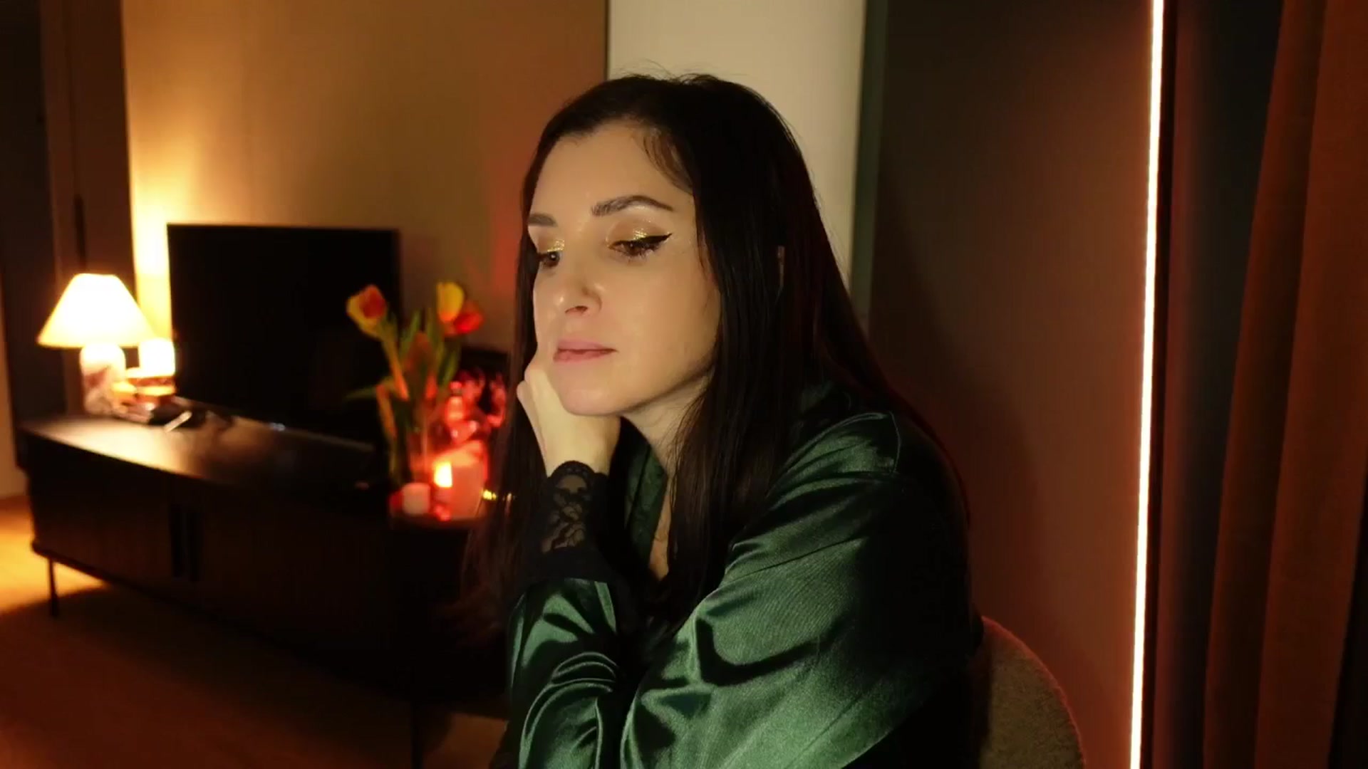 Gallery image thumbnail from Maddie's myfreecams stream on, 03/11/2025, 23:25 image 15 of 20
