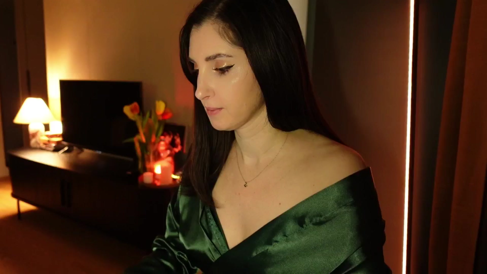 Gallery image thumbnail from Maddie's myfreecams stream on, 03/11/2025, 23:25 image 3 of 20