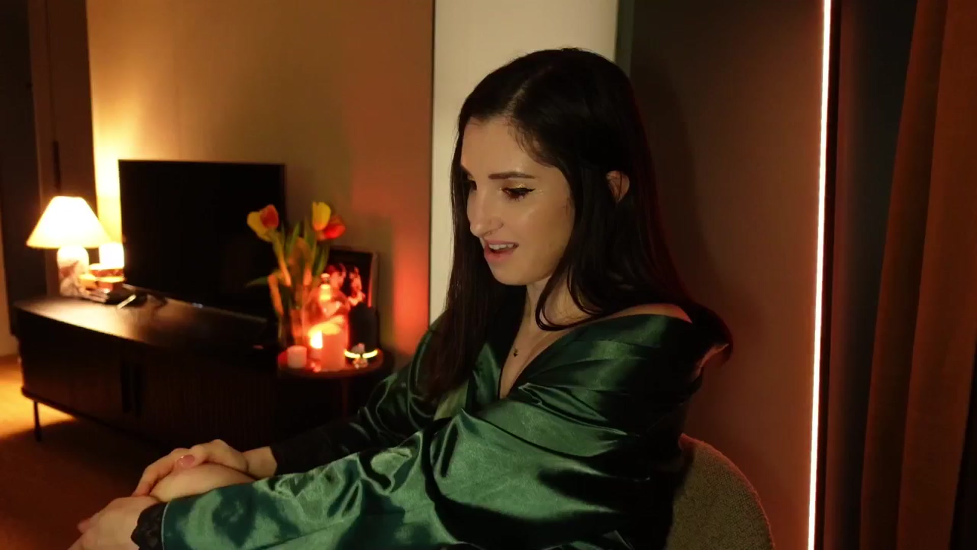 Gallery image thumbnail from Maddie's myfreecams stream on, 03/11/2025, 23:25 image 10 of 20