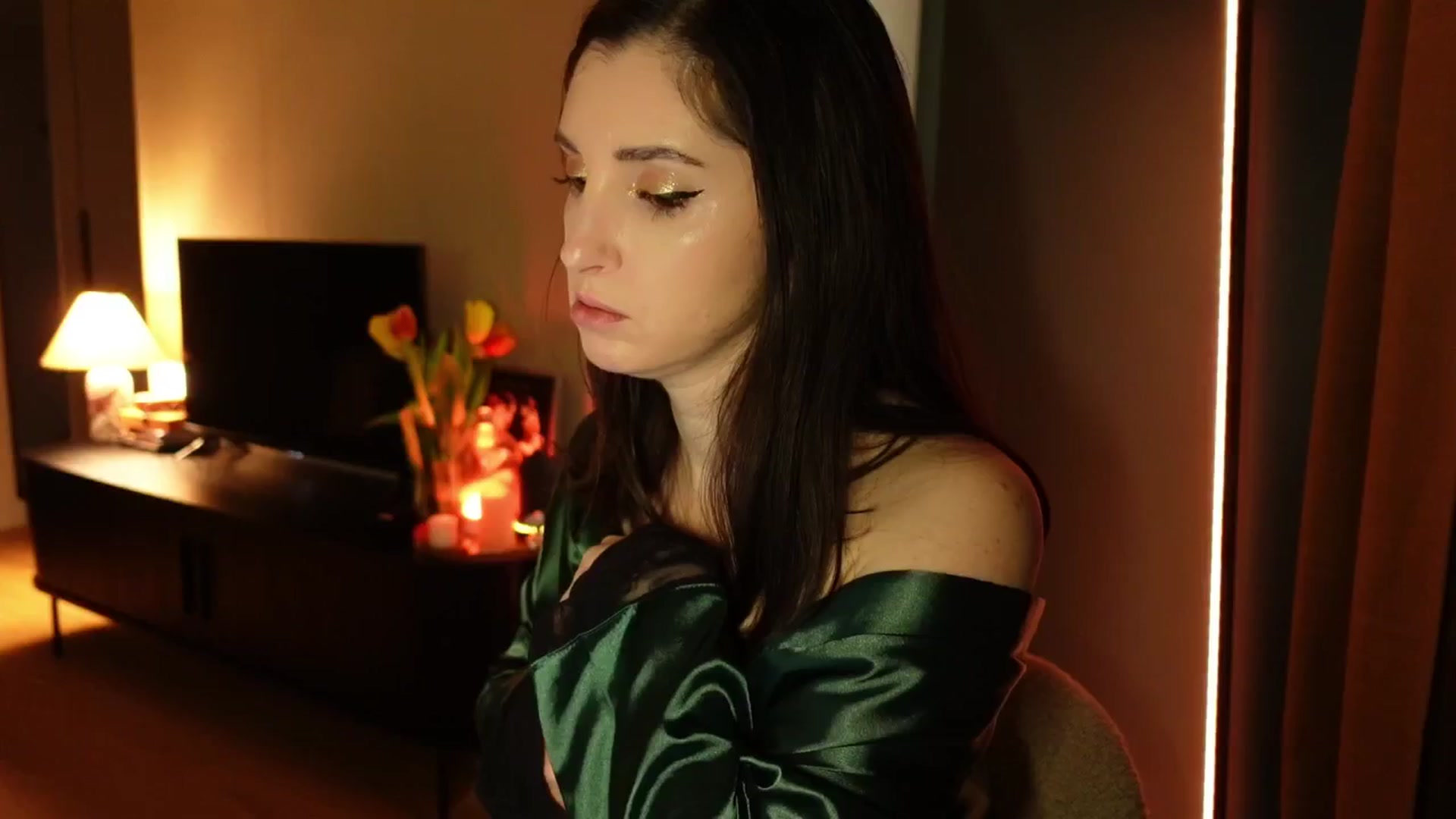 Gallery image thumbnail from Maddie's myfreecams stream on, 03/11/2025, 23:25 image 2 of 20